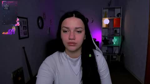 Snapshot of esma_shine chatting on 18, 9, 2025 esma_shine online show from 18, 9, 2025