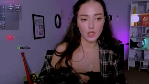 Snapshot of esma_shine chatting on 7, 10, 2025 esma_shine online show from 7, 10, 2025