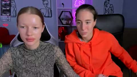 Snapshot of esma_shine chatting on 10, 10, 2025 esma_shine online show from 10, 10, 2025