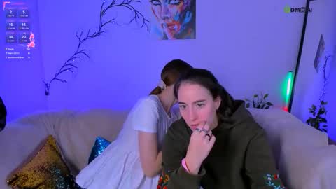 Snapshot of esma_shine chatting on 16, 10, 2025 esma_shine online show from 16, 10, 2025