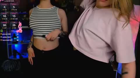 Snapshot of esma_shine chatting on 9, 11, 2025 esma_shine online show from 9, 11, 2025