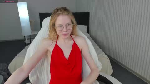 Esme Runn online show from 4, 7, 2026