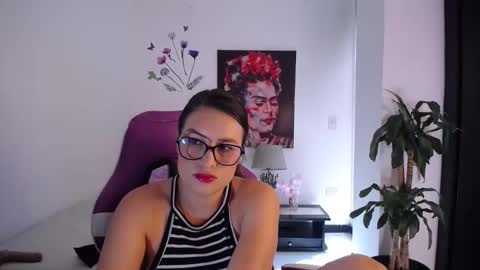 Esmeralda online show from 12, 4, 2026