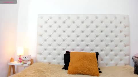 esmeralda  online show from 3, 12, 2025