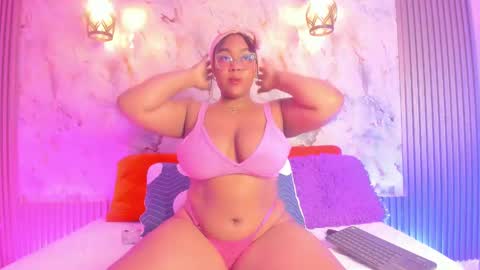 Snapshot of esmeralda_duarte chatting on 6, 1, 2025 esmeralda online show from 6, 1, 2025