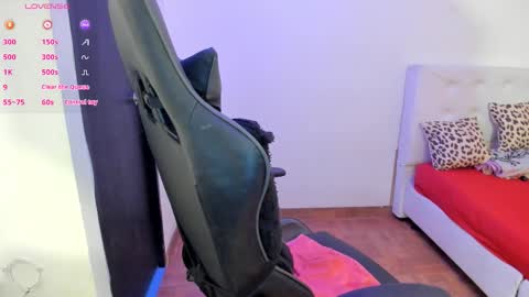 esme online show from 11, 11, 2025