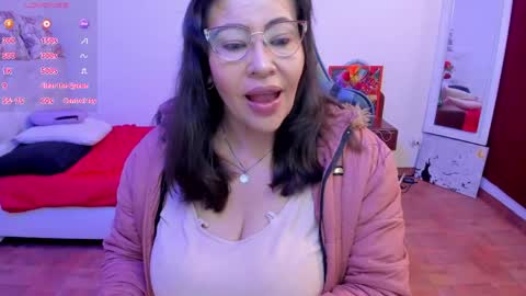 Snapshot of esmeralda_milf1 chatting on 17, 5, 2026 esme online show from 17, 5, 2026