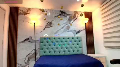 Snapshot of esmeraldachantre chatting on 15, 12, 2025 Esmeralda online show from 15, 12, 2025