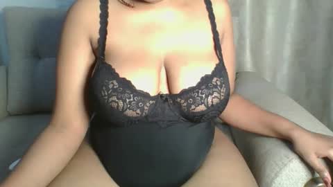 Esme online show from 17, 10, 2025