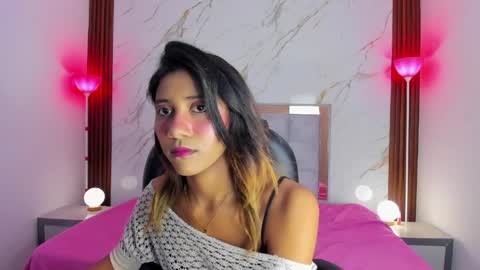Snapshot of esperanzamora chatting on 8, 4, 2026 esperanzamora online show from 8, 4, 2026