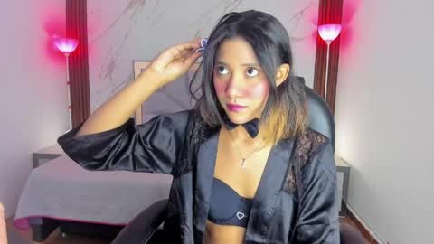 Snapshot of esperanzamora chatting on 25, 4, 2026 esperanzamora online show from 25, 4, 2026