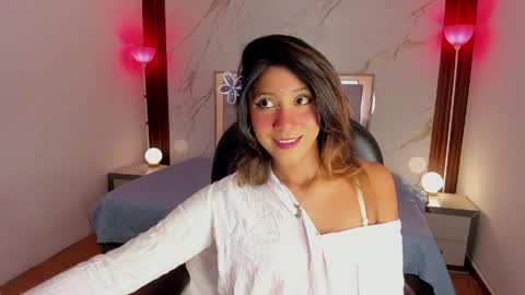 Snapshot of esperanzamora chatting on 5, 5, 2026 esperanzamora online show from 5, 5, 2026