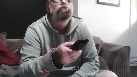 Snapshot of essex_dilf chatting on 5, 1, 2025 dont ask to pm me your probably fake online show from 5, 1, 2025