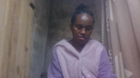 Snapshot of estanie chatting on 5, 10, 2025 estanie online show from 5, 10, 2025