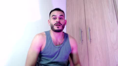 Esteban Fernandez online show from 3, 1, 2025