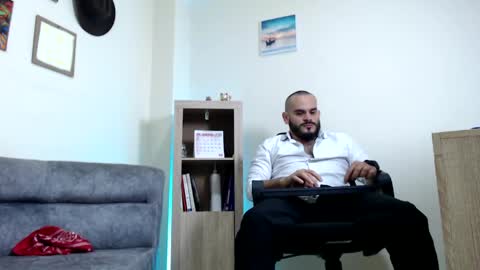 Esteban Fernandez online show from 10, 4, 2026