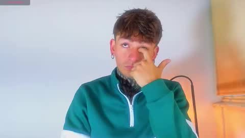 Esteban independent model online show from 21, 10, 2025