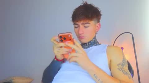 Snapshot of estebanchar_ chatting on 19, 12, 2025 Esteban independent model online show from 19, 12, 2025