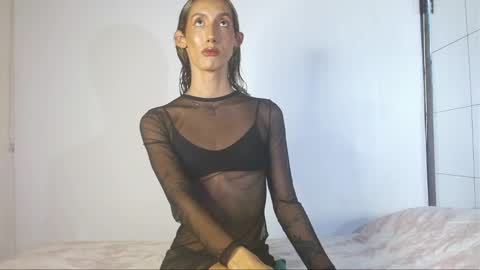 Estefa G online show from 3, 1, 2025