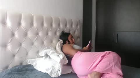 Snapshot of estefi1073162 chatting on 5, 3, 2025 valeria online show from 5, 3, 2025