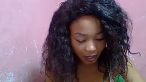 estelah20 online show from 19, 10, 2025