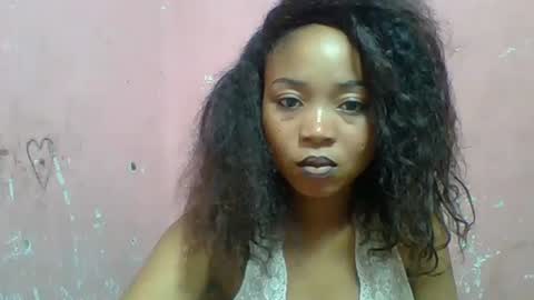 estelah20 online show from 4, 12, 2025