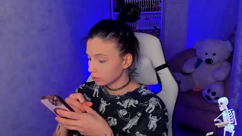 Ester online show from 4, 2, 2025