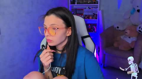 Ester online show from 9, 3, 2025