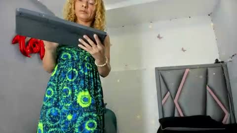 esterlindez online show from 31, 7, 2026