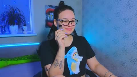 EsterPlayful online show from 22, 11, 2025