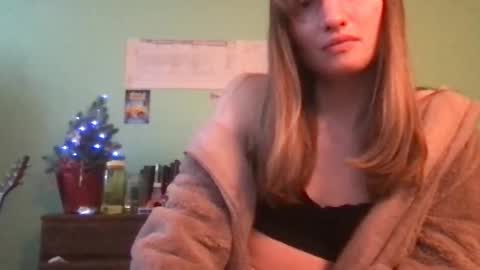 Esther Grey online show from 28, 12, 2024