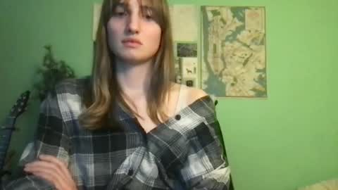 Esther Grey online show from 1, 2, 2025