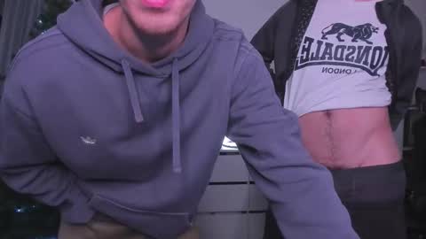 Snapshot of esthetics_boys chatting on 6, 1, 2026 LOUIS online show from 6, 1, 2026