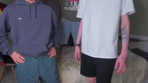 Snapshot of esthetics_boys chatting on 3, 2, 2026 LOUIS online show from 3, 2, 2026