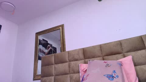 Estrella online show from 30, 1, 2025