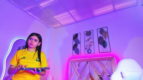 Estrella  online show from 10, 2, 2026