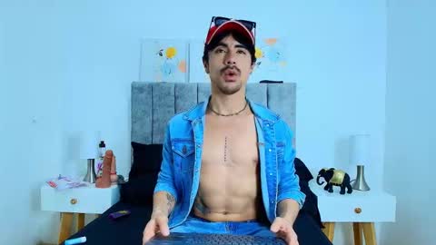 Snapshot of ethan_briggs chatting on 6, 1, 2026 ethan online show from 6, 1, 2026