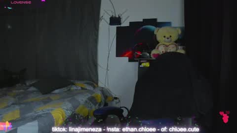 Snapshot of ethan_chloee chatting on 12, 1, 2025 Chloe Ethan online show from 12, 1, 2025