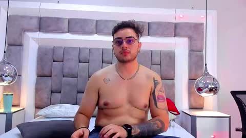 Snapshot of ethan_greys chatting on 14, 11, 2025 ethan_greys online show from 14, 11, 2025