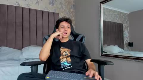 ethanlowell online show from 21, 11, 2025