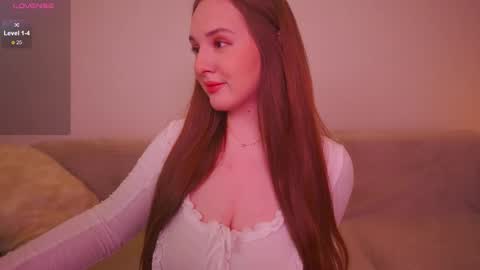 Snapshot of ettennayt chatting on 22, 10, 2025 Hello I am AliseNext stream -  1700 GTM1 online show from 22, 10, 2025