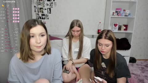 Snapshot of eumomino chatting on 1, 12, 2024 Veronica Tiia Lilith left to right online show from 1, 12, 2024