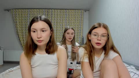 Snapshot of eumomino chatting on 3, 2, 2025 Veronica Tiia Lilith left to right online show from 3, 2, 2025