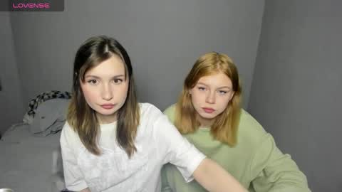 Snapshot of eumomino chatting on 10, 10, 2025 Veronica Tiia Lilith left to right online show from 10, 10, 2025