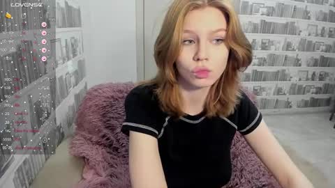 Veronica Tiia Lilith left to right online show from 12, 2, 2026