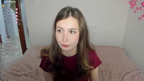 Veronica Tiia Lilith left to right online show from 16, 3, 2026