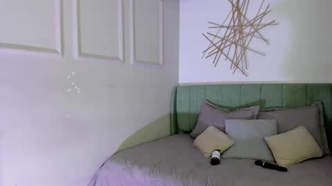 Eva  online show from 17, 9, 2025