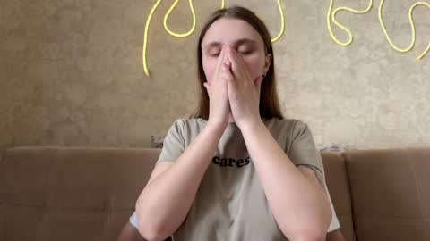 Eva Calvin online show from 15, 4, 2026