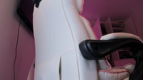 Eva Davis online show from 31, 1, 2025