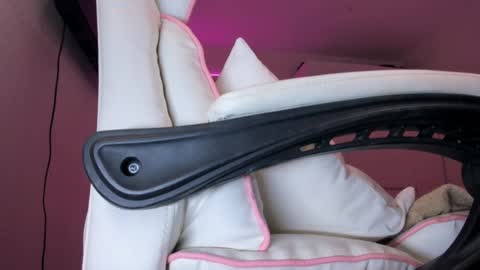 Eva Davis online show from 6, 2, 2025